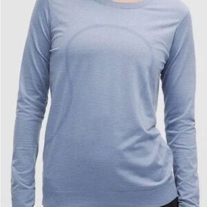 Lululemon Relaxed Fit Swiftly